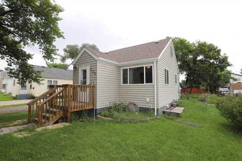420 18th ST NW, Minot, ND 58703