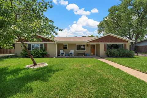 105 Texas Avenue, Hewitt, TX 76643