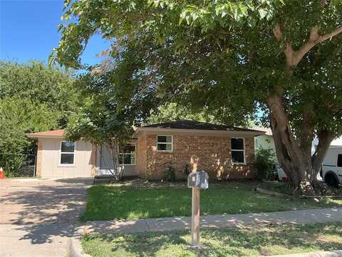 825 Tapley Street, Grand Prairie, TX 75051