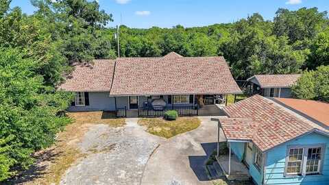 602 1/2 W Grand Street, Whitewright, TX 75491
