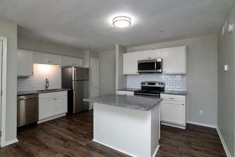 8045 W Elizabeth Lane, Fort Worth, TX 76116