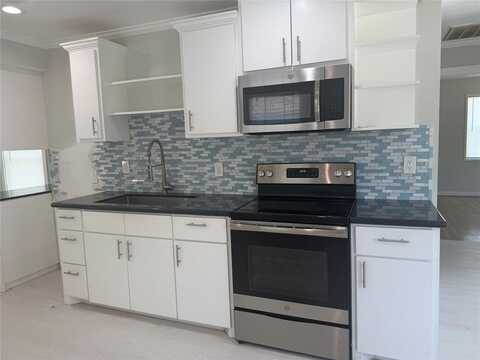 510 N Merrill Avenue, Duncanville, TX 75115