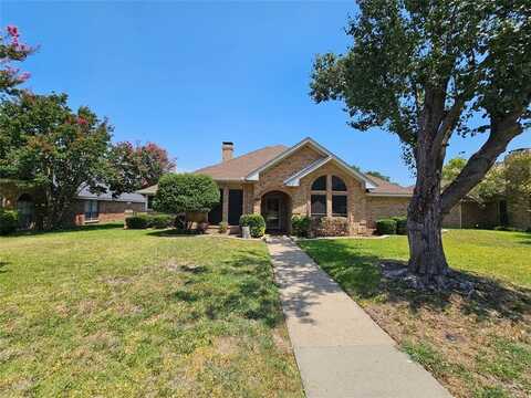 1417 Thistlewood Drive, DeSoto, TX 75115
