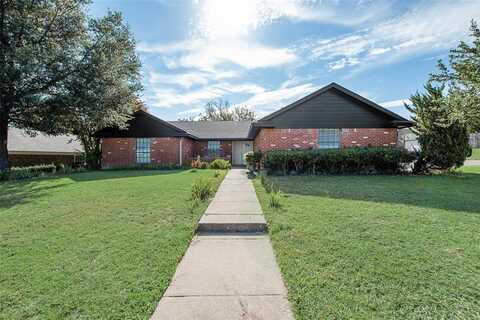 3817 Misty Meadow Drive, Fort Worth, TX 76133