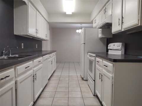 703 E Shady Grove Road, Irving, TX 75060