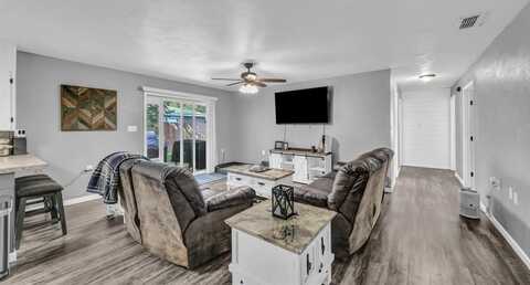 504 Lovers Lane, Bowie, TX 76230