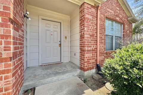 108 Amber Ridge Drive, Arlington, TX 76002