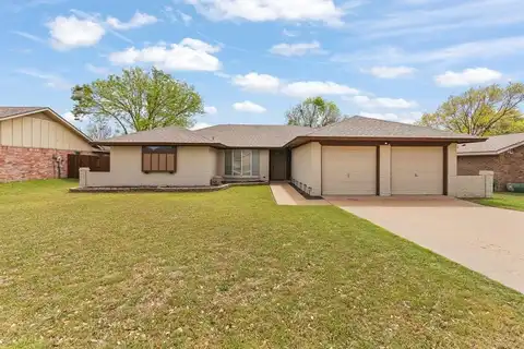 9929 Farmington Drive, Benbrook, TX 76126