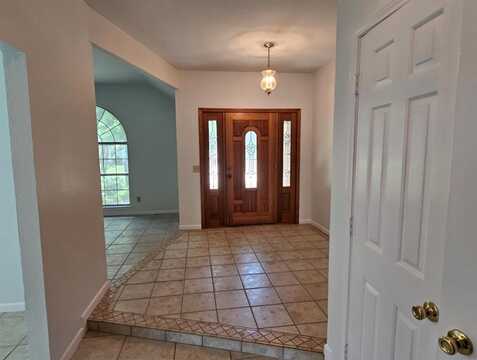 404 L Thompson Street, Cedar Hill, TX 75104
