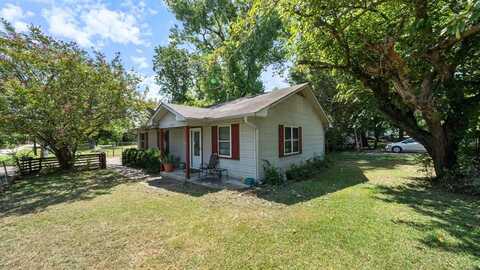 300 E 1st, Kaufman, TX 75142