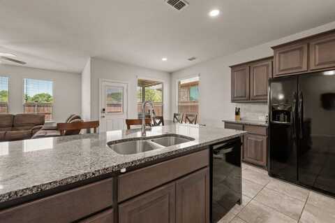 4928 Sugarcane Lane, Fort Worth, TX 76179