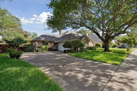 9952 Wandering Way Street, Benbrook, TX 76126