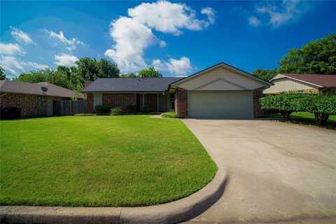 708 N Cross Timbers Drive, Moore, OK 73160