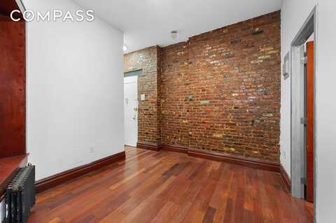 214 East 82nd Street, New York, NY 10028