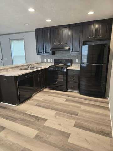 129 Skyline Drive, Vadnais Heights, MN 55127