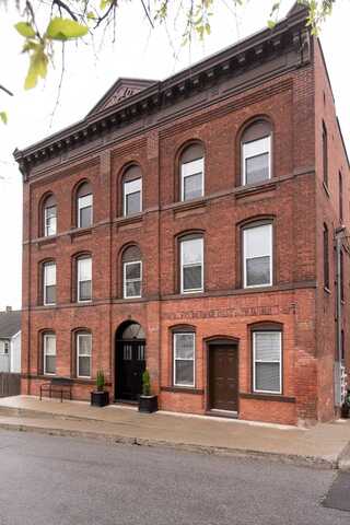 19 Warsaw St, Mechanicville, NY 12118