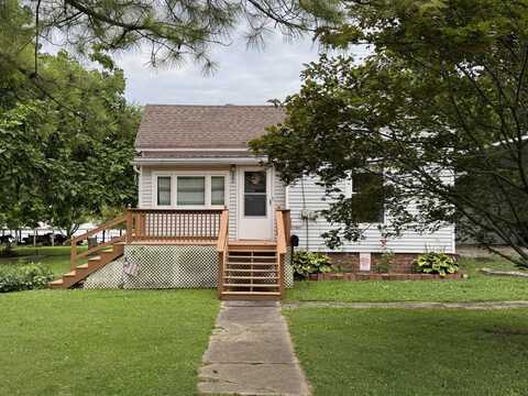 385 N 5th Street, Albion, IL 62806