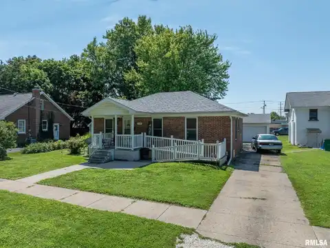 1064 MONROE Street, Galesburg, IL 61401