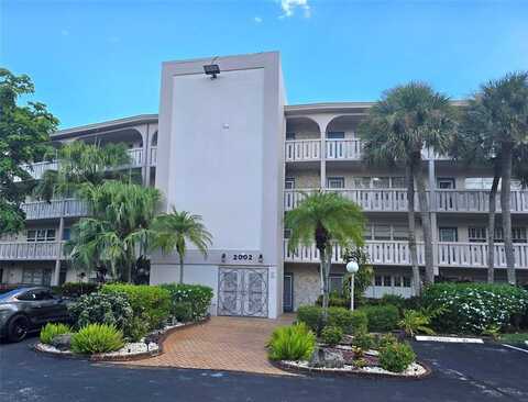 2002 Granada Dr, Coconut Creek, FL 33066