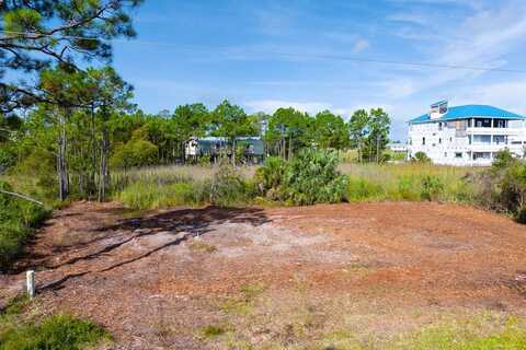 304 Bledsoe St, St. George Island, FL 32328