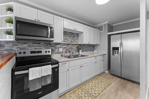 111 KAHULUI BEACH Rd, Kahului, HI 96732
