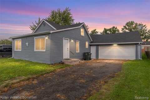 22937 Detour Street, Saint Clair Shores, MI 48082