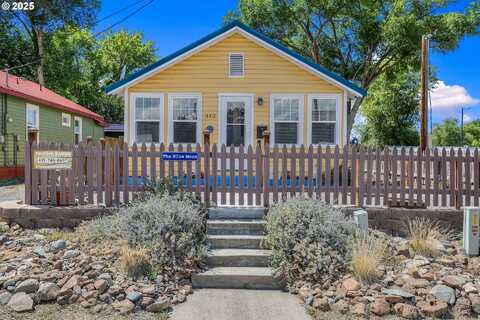 312 N CANYON BLVD, John Day, OR 97845
