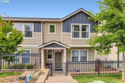 921 N 19TH AVE, Cornelius, OR 97113