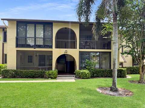 211 Pine Hov Circle, Greenacres, FL 33463