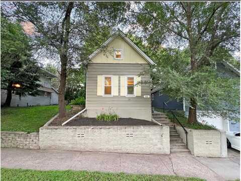 916 Farrington Street, Saint Paul, MN 55117