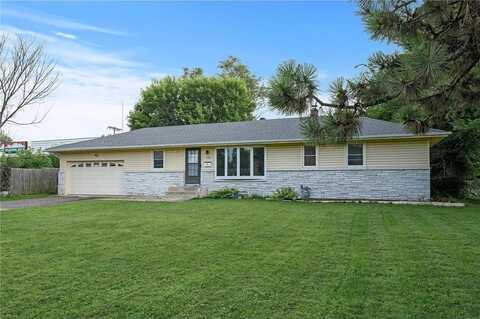 1116 Roselawn Avenue W, Roseville, MN 55113