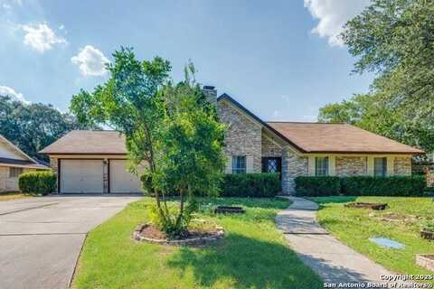 425 Golfcrest, Windcrest, TX 78239