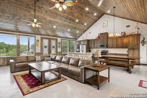 49 Mountain Valley Drive, ConCan, TX 78838