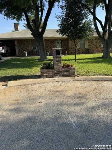 2102 Wildcat, Carrizo Springs, TX 78834