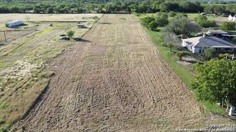 15487 Ess rd, Atascosa, TX 78002