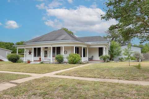 403 East 7th Street, Flatonia, TX 78941