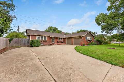2017 N Hyacinth St, Wichita, KS 67203