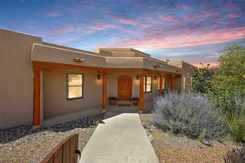 3402 Calle Viejo, Santa Fe, NM 87507