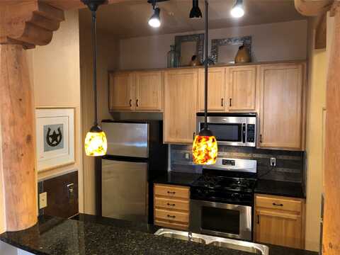 1405 VEGAS VERDES, Santa Fe, NM 87507