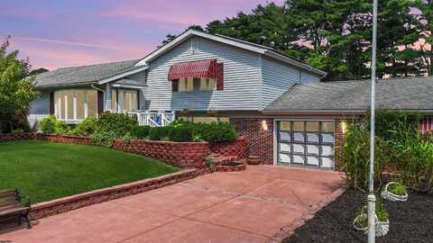 4 E Curran Dr, Absecon, NJ 08201