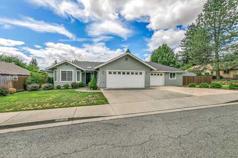 1005 NW Cooke Avenue, Grants Pass, OR 97526