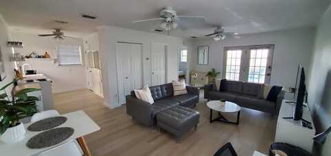 117 Davis St., Port Isabel, TX 78578