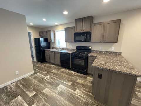 11040 Milford Ln, Washington, MI 48094
