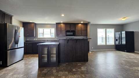 6268 Sleeping Beauty Ct, Fenton, MI 48430