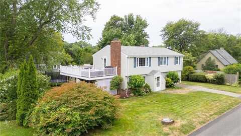 80 Peck Av Avenue, Bristol, RI 02809