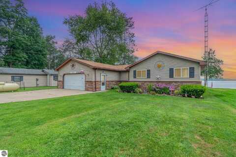 2325 Royal Lane, Hale, MI 48739