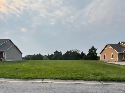 SE 44th St, Topeka, KS 66609