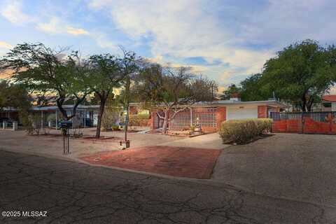 3737 N Tyndall Avenue, Tucson, AZ 85719