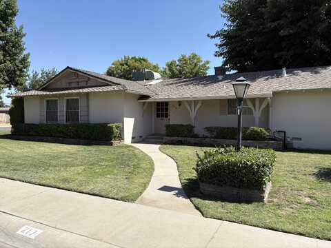 217 W Laura Avenue, Visalia, CA 93277