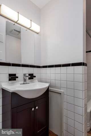 2412 DICKINSON AVENUE, CAMP HILL, PA 17011